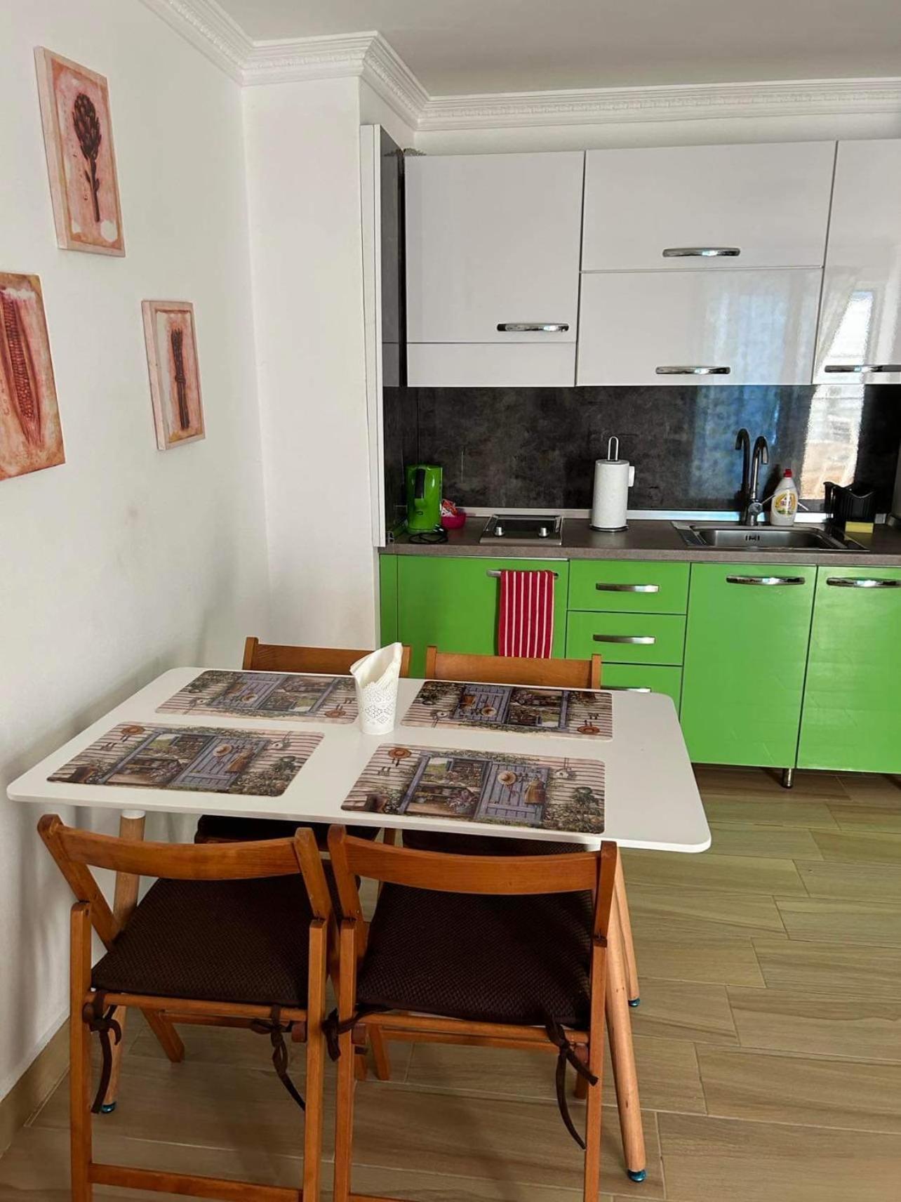Kk Fafa Apartments Golem  Eksteriør bilde
